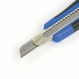 Нож канцелярский BRAUBERG Universal 236970, автофиксатор, резиновые вставки, 9 мм